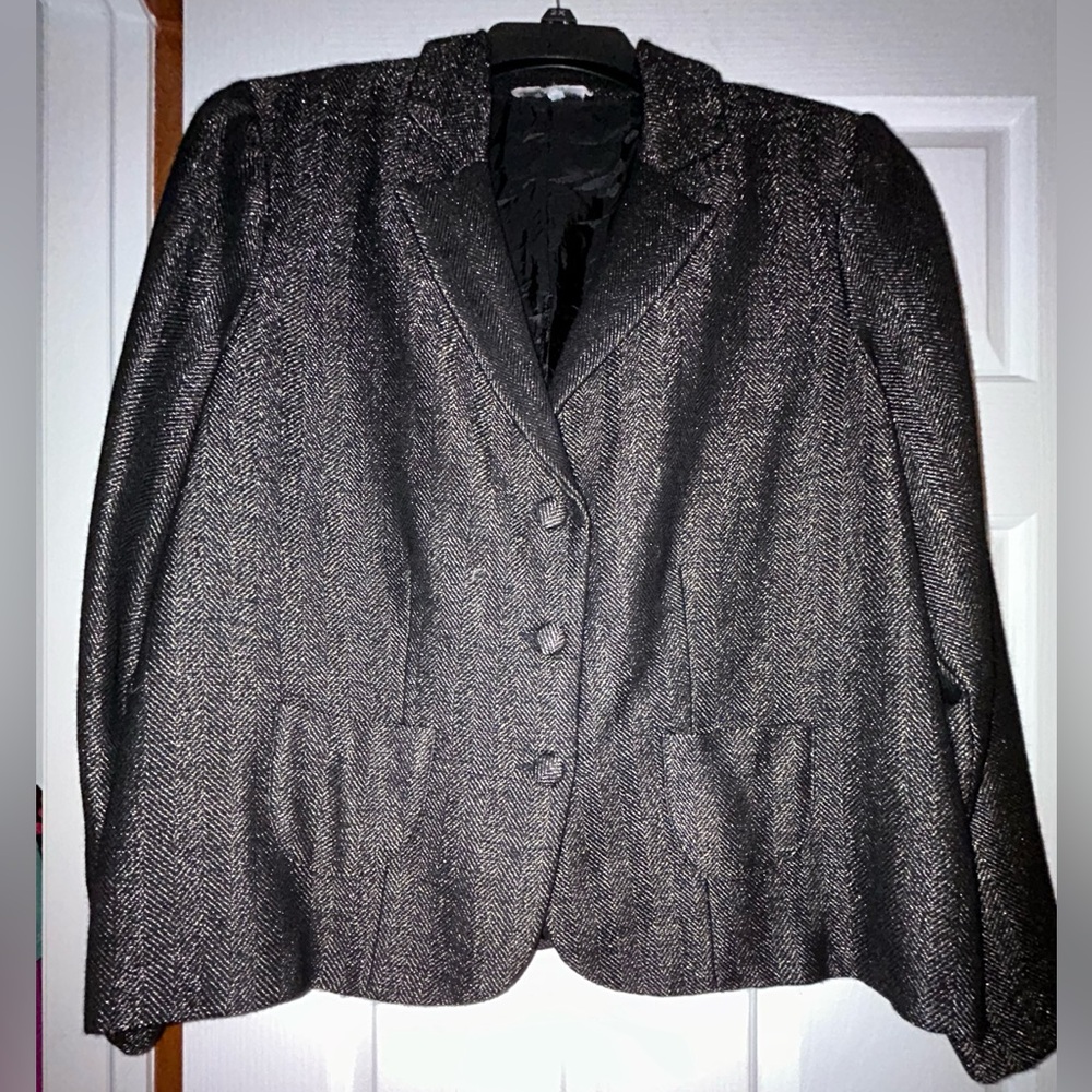 Barbara Taddei Black blazer (gold throughout) with REAL Pockets